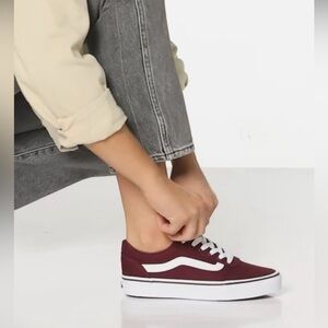 Vans shoes Ward canvas skate shoe burgundy and white womens size 9